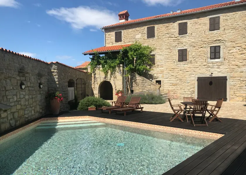 Topolovec historic Istrian rustic villa on the hilltop of Slovenia coast - Image 1
