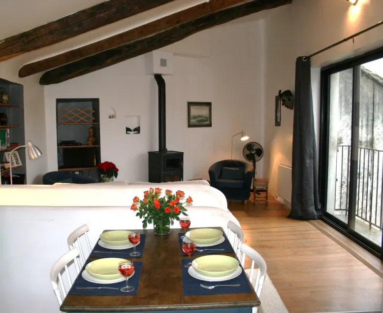 Maison de Village dans à Laroque des Alberes, renovée avec goût. - Image 1