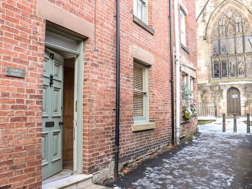 CHURCH HOUSE, family friendly, with a garden in Wirksworth - Image 1