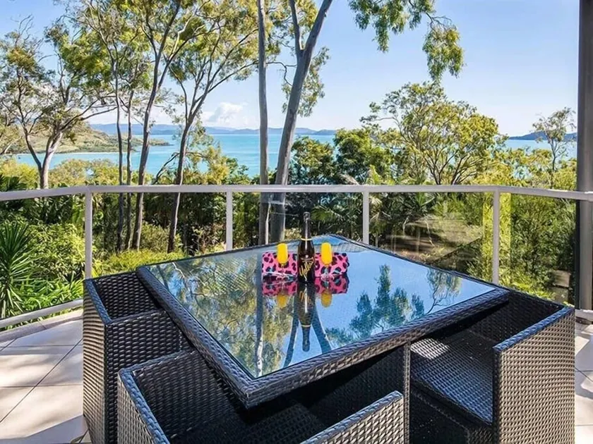 Blue Water Views 15 en la isla de Hamilton - Image 1
