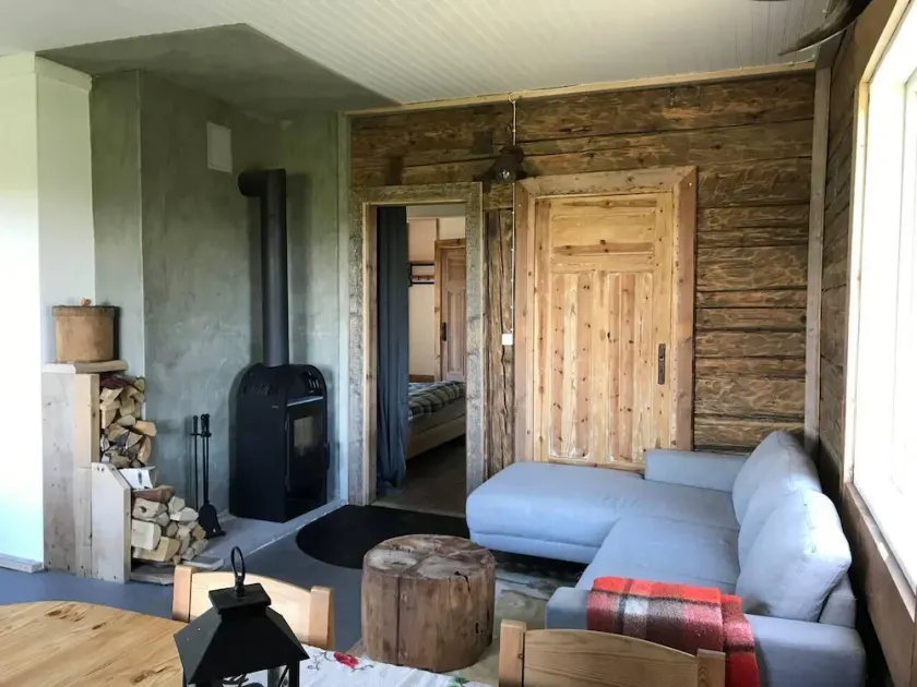 Cozy stuga with mountain & northern lights view - Image 1