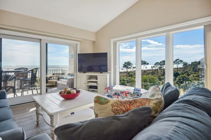 Shorewood 501 - Penthouse 5th Floor Amazing Views! - Image 1