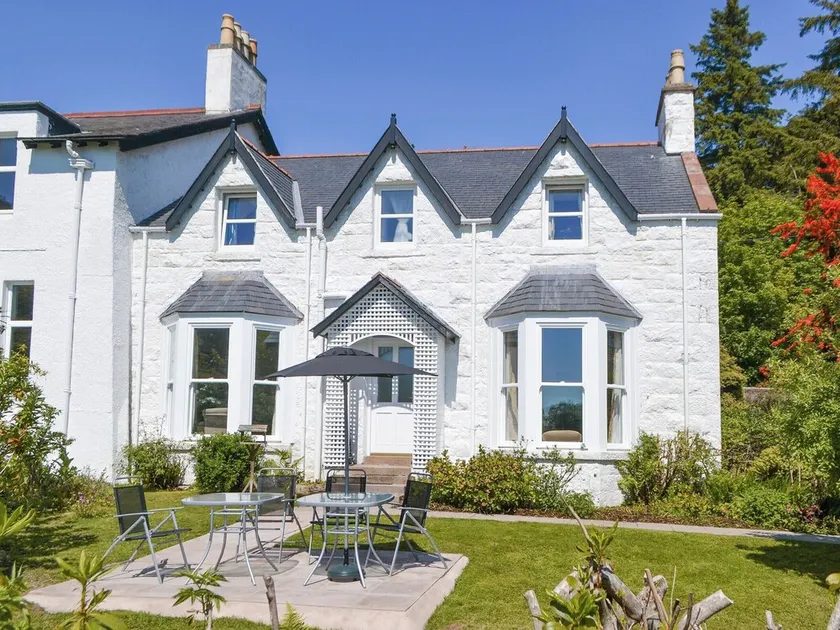 4 bedroom accommodation in Rockcliffe, near Dalbeattie - Image 1