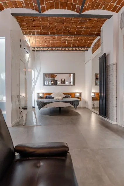 Suite & Queen Apartments by Toh Solution - Image 1
