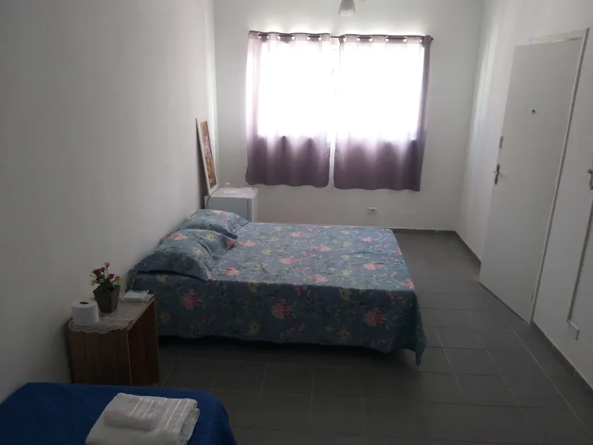 Suite for rent in Guarujá - sleeps 2 - mini-fridge + ceiling fan - Image 1