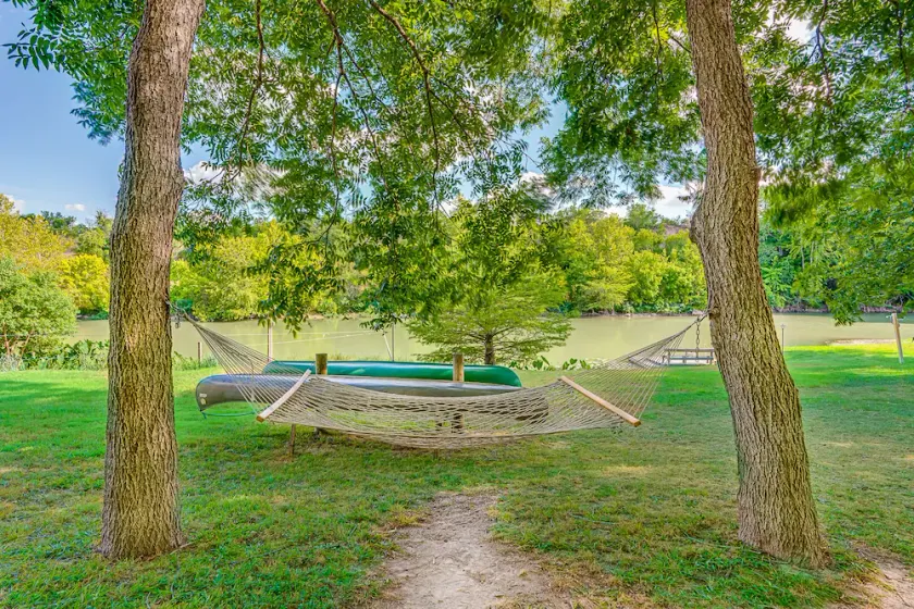 Cozy Home, Riverfront, Nature - Image 1
