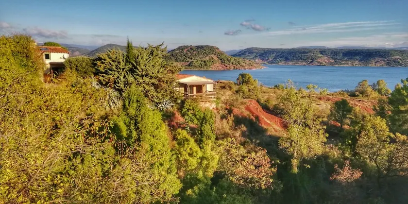 Air-Conditioned 32sqm Studio with Spacious Terrace & Breathtaking Lake Views - Image 1