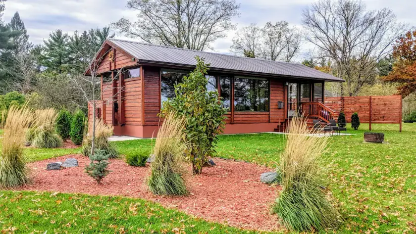 Tiny House on the River - Image 1