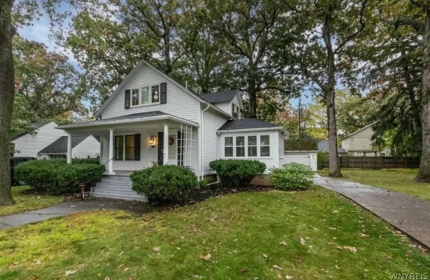 Historic home in the Village of Lewiston - short walk to dining, concerts, river - Image 1