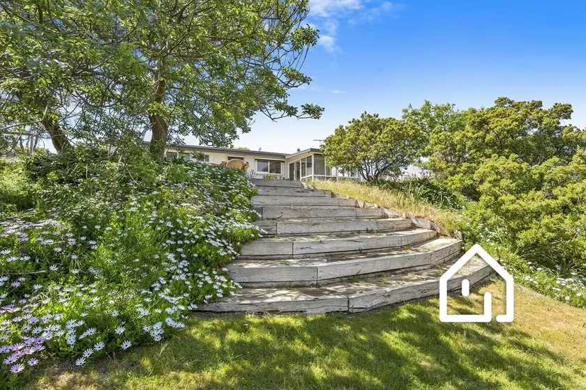 Blairgowrie Oasis, Walk to Beach, Hot Tub, Pets & Family - Image 1