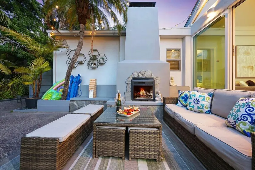OMG!! A BLUE LAGOON IN THE ♥ OF THE CITY? POOL, GAME ROOM, VIEWS, LUXURY - Image 1