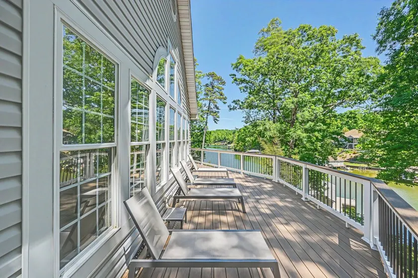 Spacious lakefront home w/ boat dock, fire pit & pool table - dogs OK - Image 1