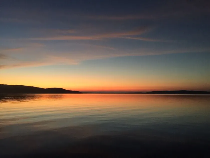 Crystal Lake Cottage w / AMAZING Private Sandy Beach und Sandy Lake Bottom! - Image 1
