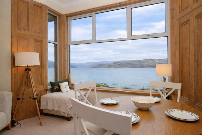 Kames View, shore front location, ground floor, wood burning fire, sleeps 4 - Image 1