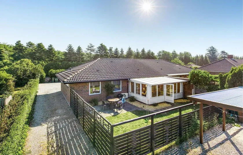 3 Bedroom Gorgeous Home In Millinge - Image 1