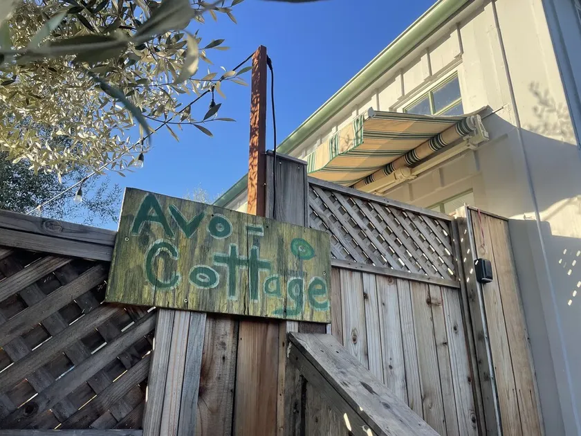 Zenful Avo-Cottage w/hot tub — 5 min from the beach & hiking! - Image 1