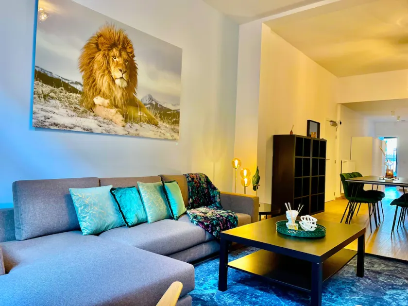  One Lux Stay near Fashion District - Image 1