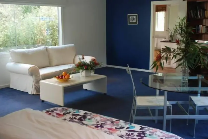 Mount Martha, White Lilac Holiday Studio - Image 1