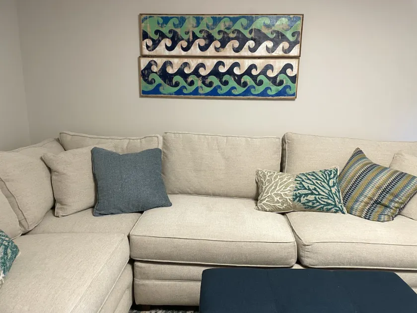 Brand New Condo! Sleeps 6, Full kitchen, Walk to Beach/Town, Pools, Grill, Yard - Image 1