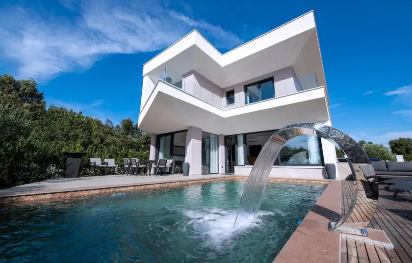 4 bedroom gorgeous home in Zaton - Image 1
