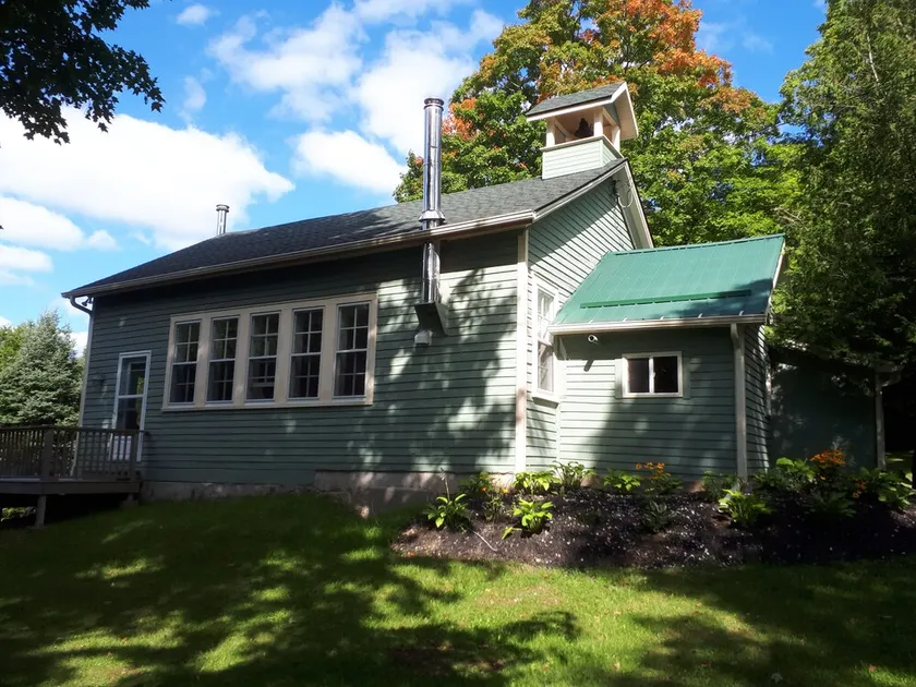 Ladybank Schoolhouse - Private Country Charm and Elegance in Nature - Image 1