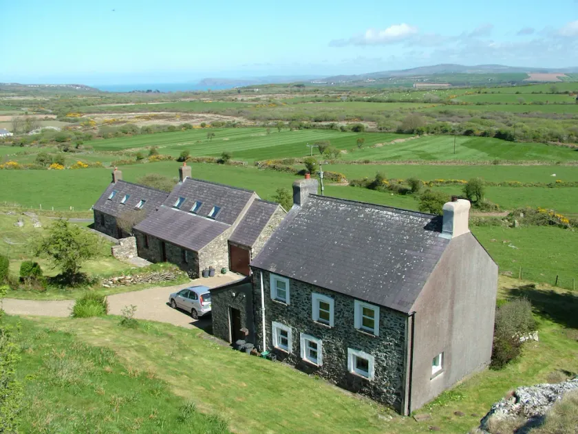 Remote Peaceful Cottage. Great for families. Panoramic Views & Skies. Fresh Air. - Image 1