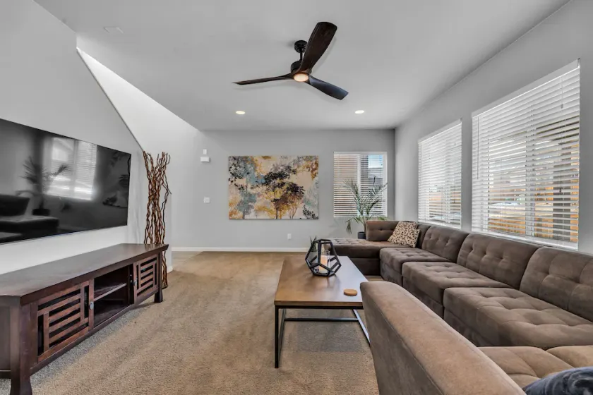 Calm & Cozy 3 Bedroom - Manhattan Beach Inspired Home - Image 1