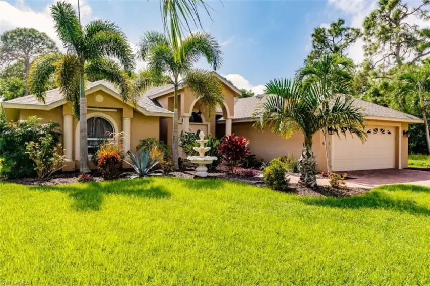 Tiki Paradise House & pool - 10 min to Beach! - Image 1