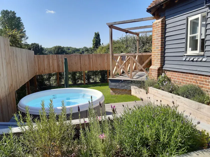 Luxury Cottage nr West Wittering with private hot tub - Image 1