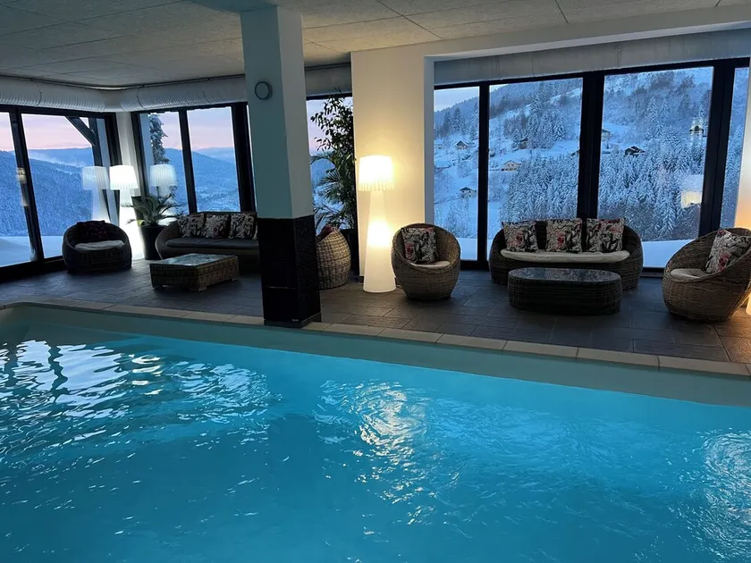 Beautiful location with indoor swimming pool, wellness area & breathtaking view - Image 1
