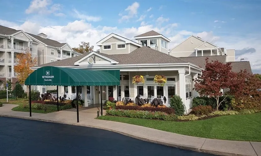 Beautiful Hotel in Nashville 2BD Hometown Country Music - Image 1