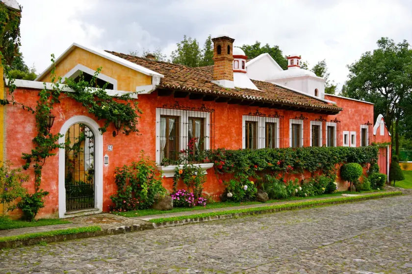 A sophisticated 'Villa' retreat nestled in the slopes of Volcan De Agua - Image 1