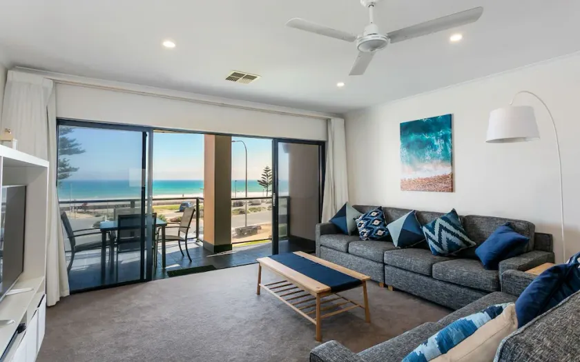 Moana Beachfront Apartment<br>Apartment 8, 320-322 Esplanade, Moana - Image 1