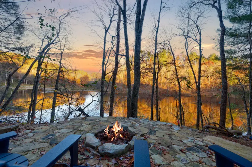 Pet-Friendly-Lakefront Cabin w/Amazing Views-Hot Tub - Image 1