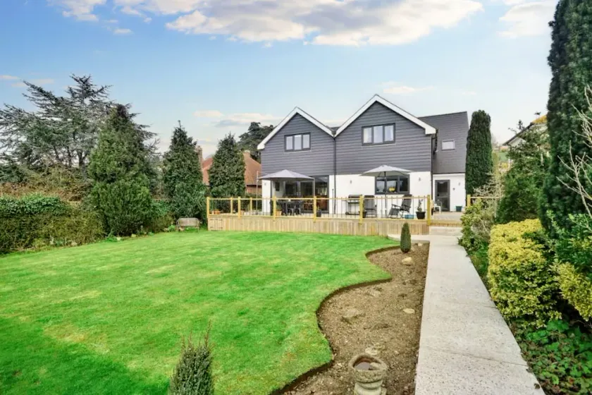 Seaside House, Hythe Luxury 6 bedroom (4 ensuite) - Image 1