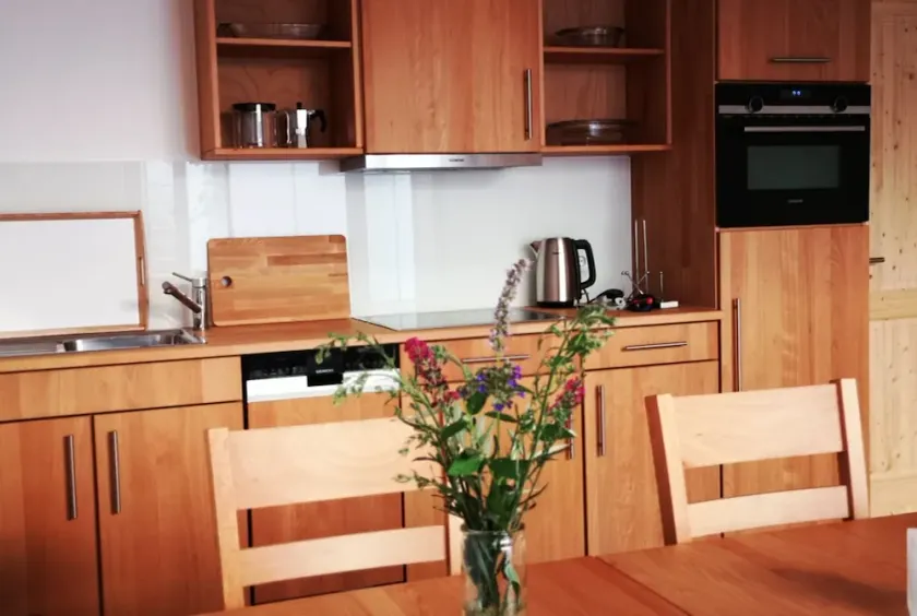 Apartment (60sqm) on the upper floor with elevator and small terrace - Image 1