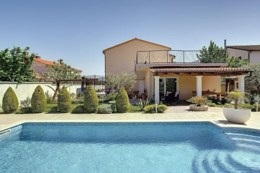 Villa de luxe avec piscine privée près de la plage de sable - Image 1