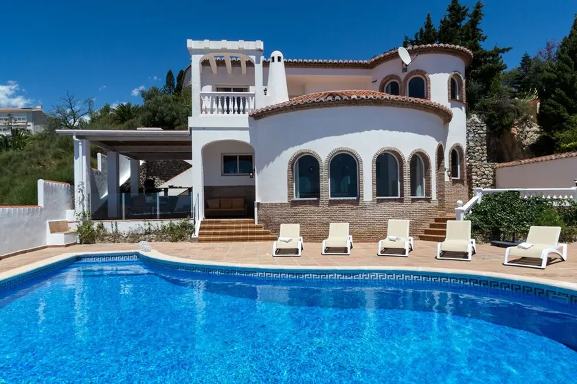 Traditionel spansk villa med privat opvarmet pool og en fantastisk udsigt - Image 1