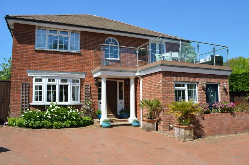 One bedroom property near beach and country walks - Image 1