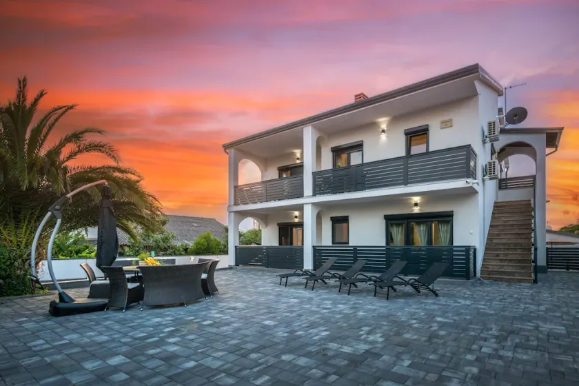 Villa LiLi Apt 2 450m from the beach - Image 1