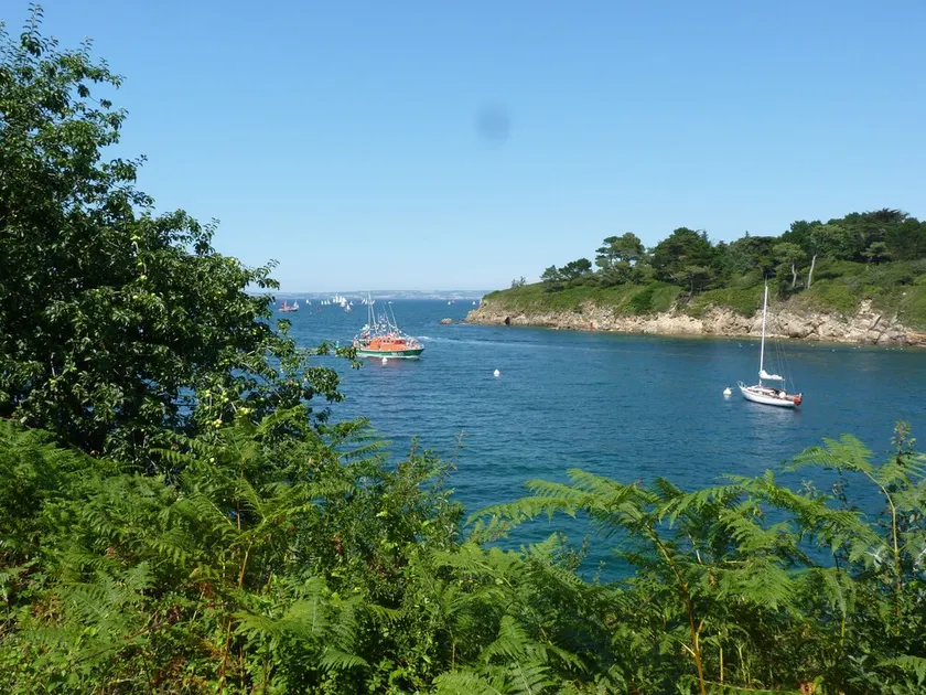 SEA BRIGHT - Image 1