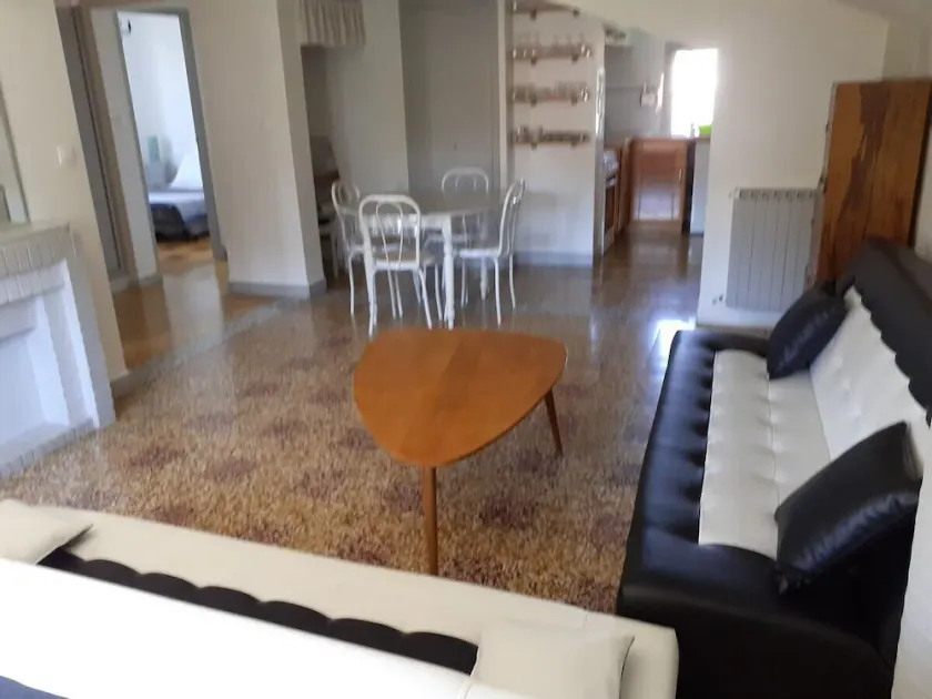 Large, bright apartment with private terrace and garden - parking space included - Image 1