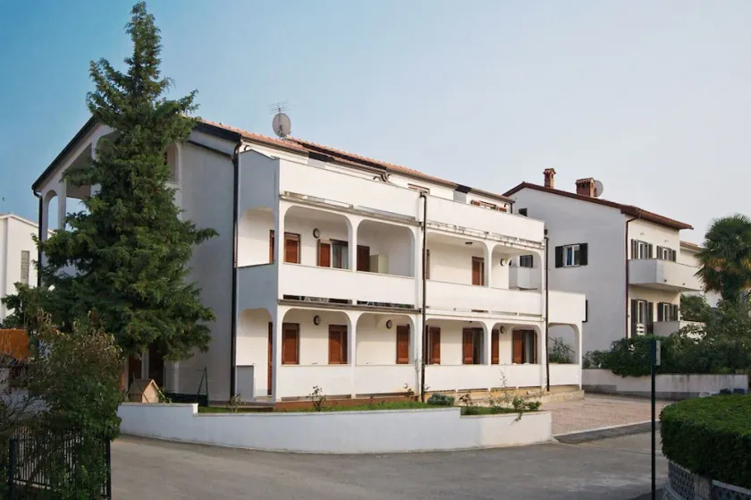 Comfortable and modern apartment in Porec, close to the city center and the beach, pets are welcome - Image 1