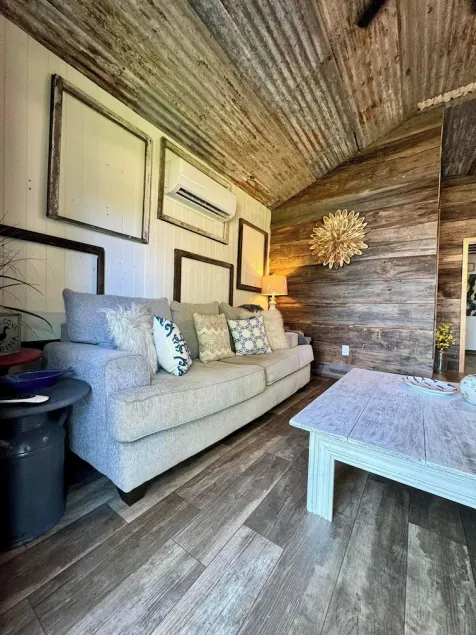 Cozy Lake Front Cabin w/Marina Access, Free Fishing, Wifi & Beautiful Views- #47 - Image 1