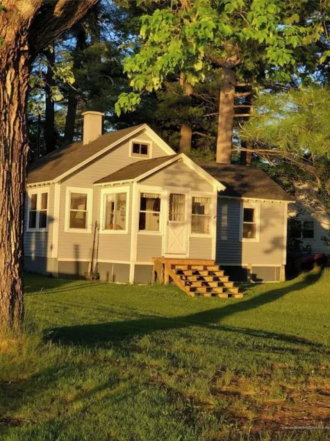 Cozy Cottage on Togus Pond - Image 1