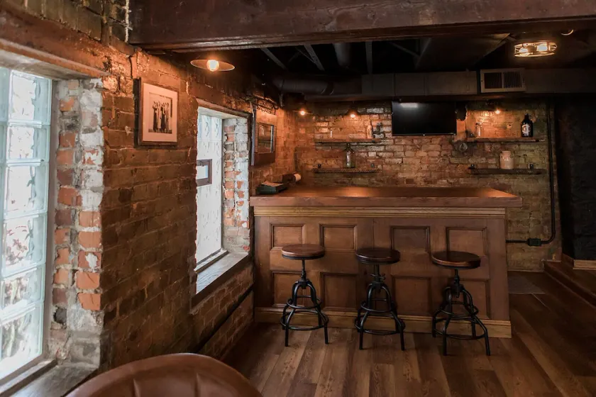 The Speakeasy--Walk to OTR, Basement Bar, Cozy Stay - Image 1