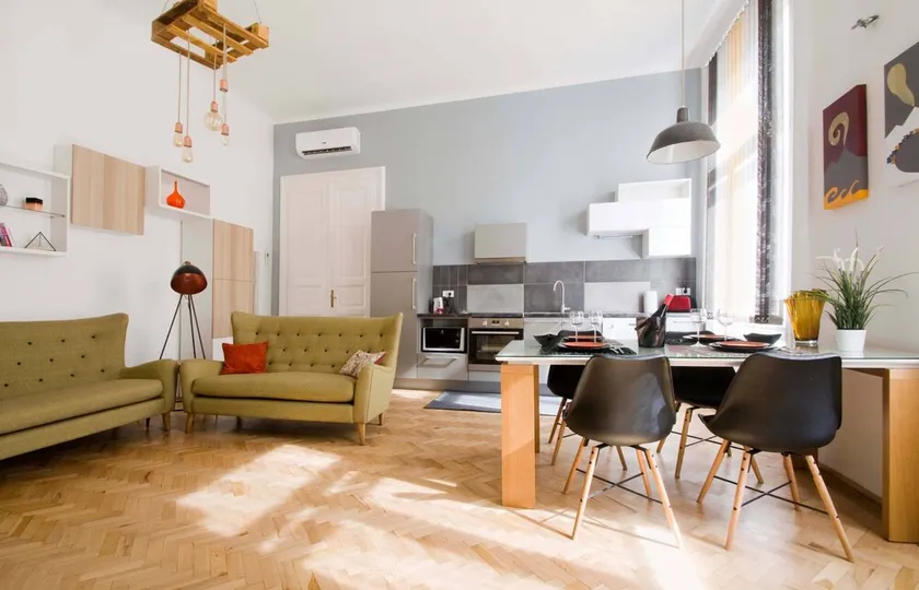 NO PRESTIGIOSO BOULEVARD ANDRASSY- RESERVAS FLEXIVEIS COM DATAS DE REEMBOLSO - Image 1