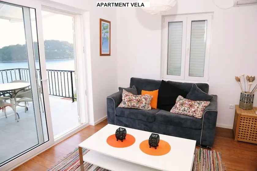 Spacious apartment in peaceful bay on Korcula island - Image 1