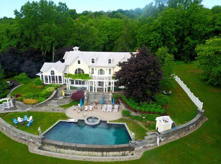 Gorgeous Hudson River Estate-with Pool and Winter Jacuzzi - Image 1
