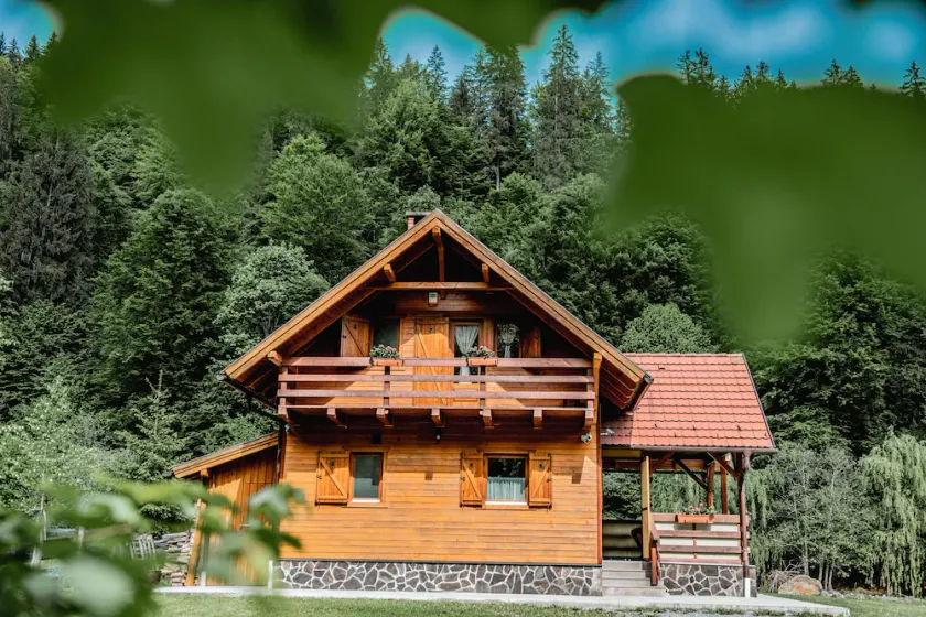 Such as house up in the mountains - Image 1